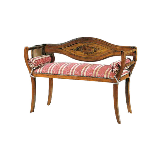 Divanetto imbottito in legno intagliato con decori