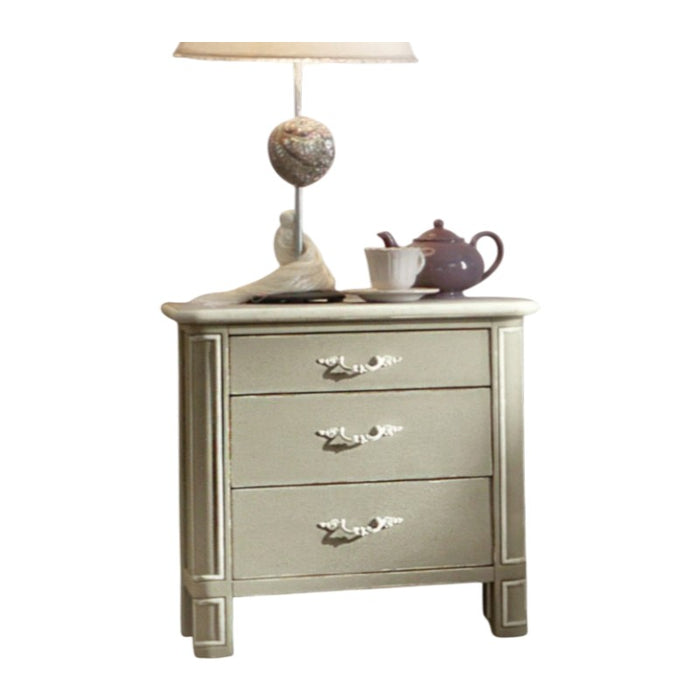 Comodino in legno 3 cassetti shabby chic l.59 p.42 h.61 (3201) - Mobili 2G