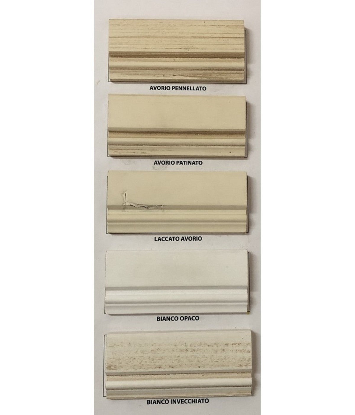 Comodino in legno 3 cassetti shabby chic l.59 p.42 h.61 (3201) - Mobili 2G