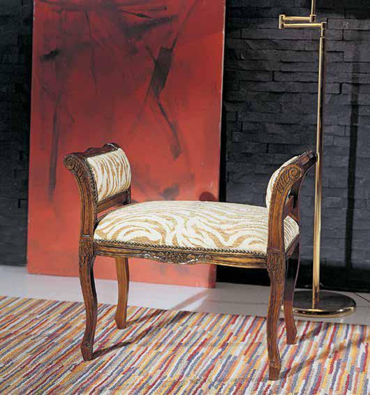 Panca imbottita in legno intagliato con fregi - Mobili 2G