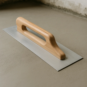 Frattone acciaio liscio rettangolare 48x13cm impugnatura legno 10x10mm raimondi