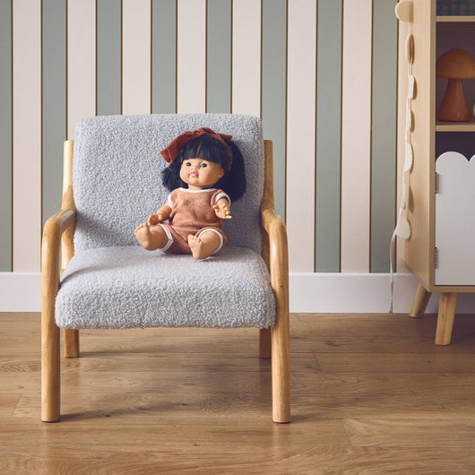 Poltrona scandinava per bambini in legno, tessuto bouclé, grigio topo