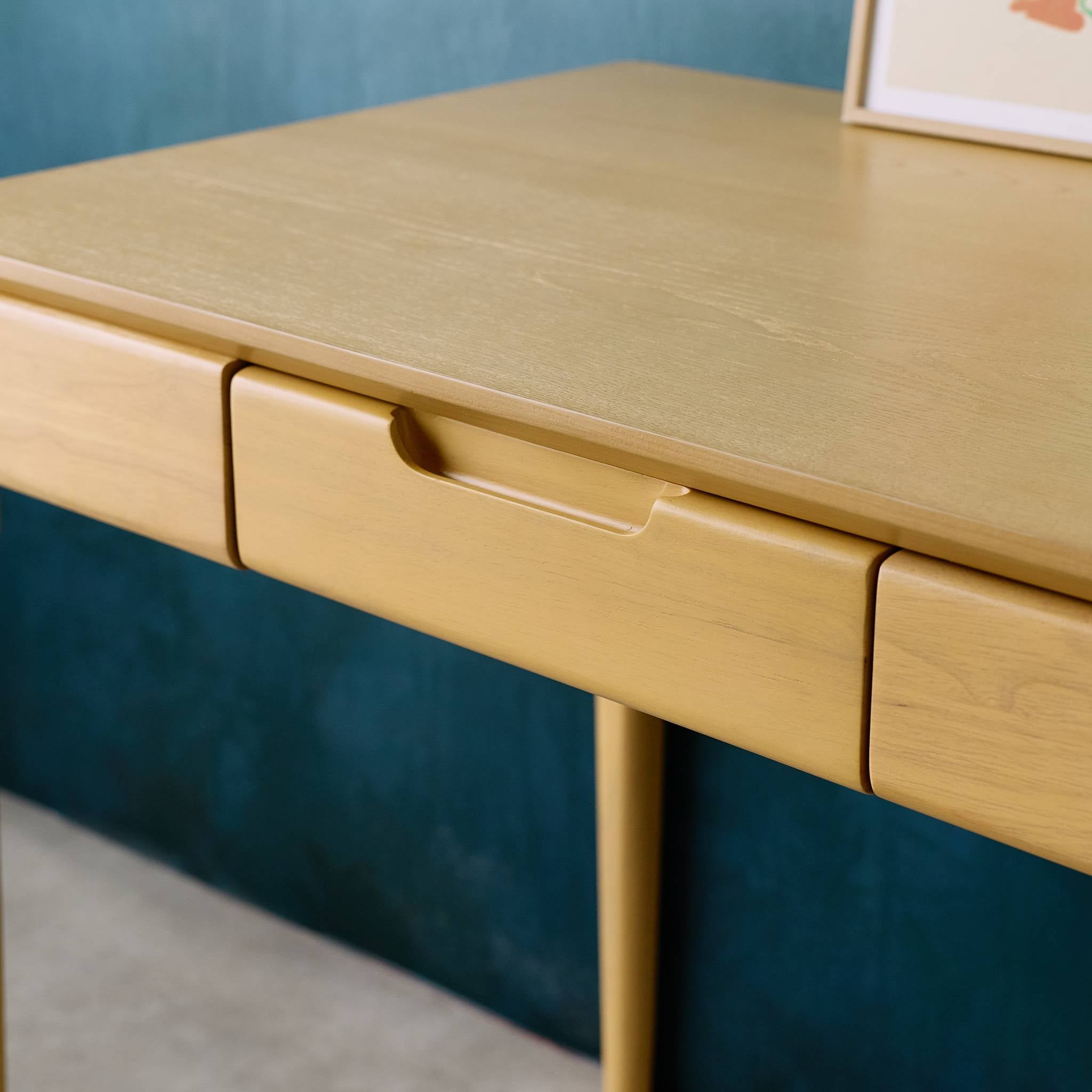 Scrivania in legno di hevea impiallacciato in frassino, 2 cassetti,