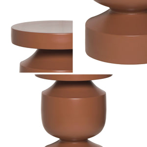 Tavolino, fine divano, comodino in metallo, terracotta