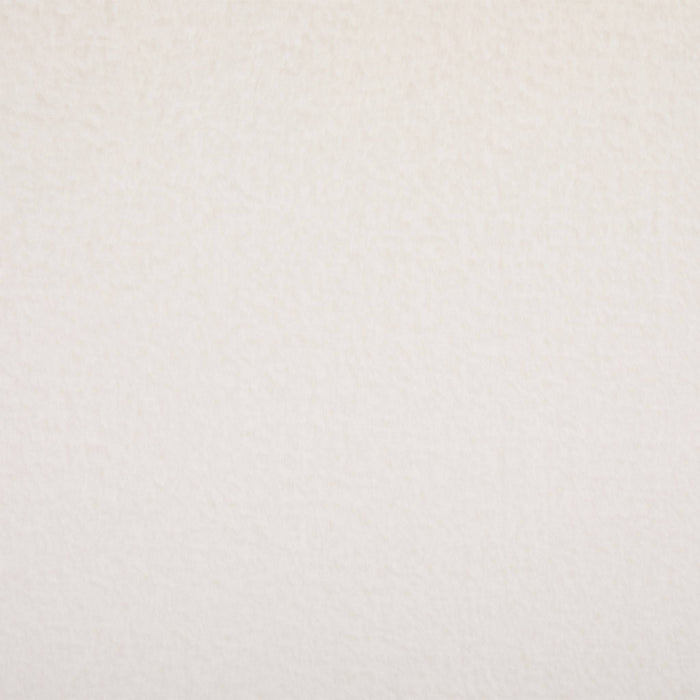 Poltrona scandinava in legno di hevea tinto noce chiaro e pelliccia