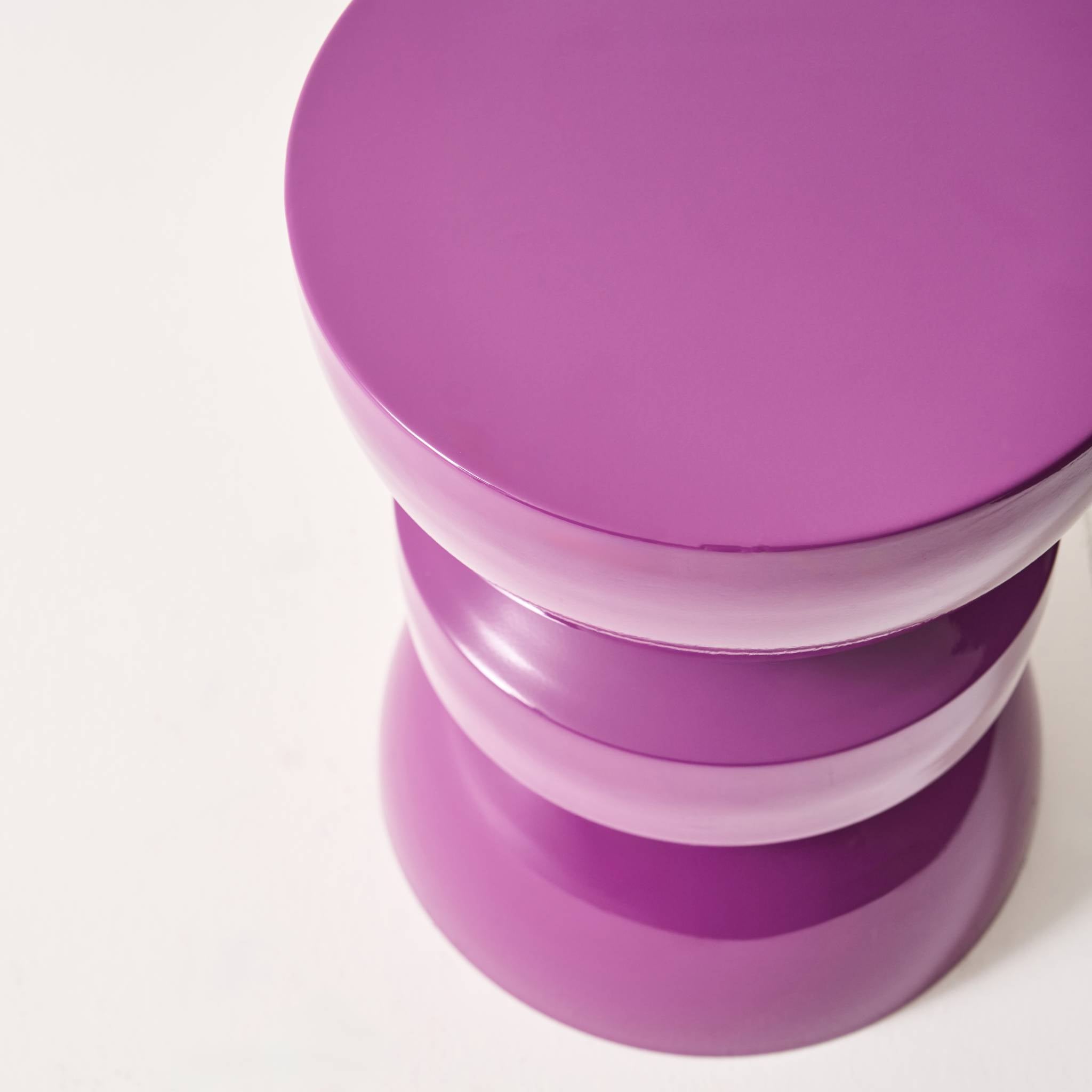 Tavolo d'appoggio in metallo effetto glassy, 44,5cm, viola