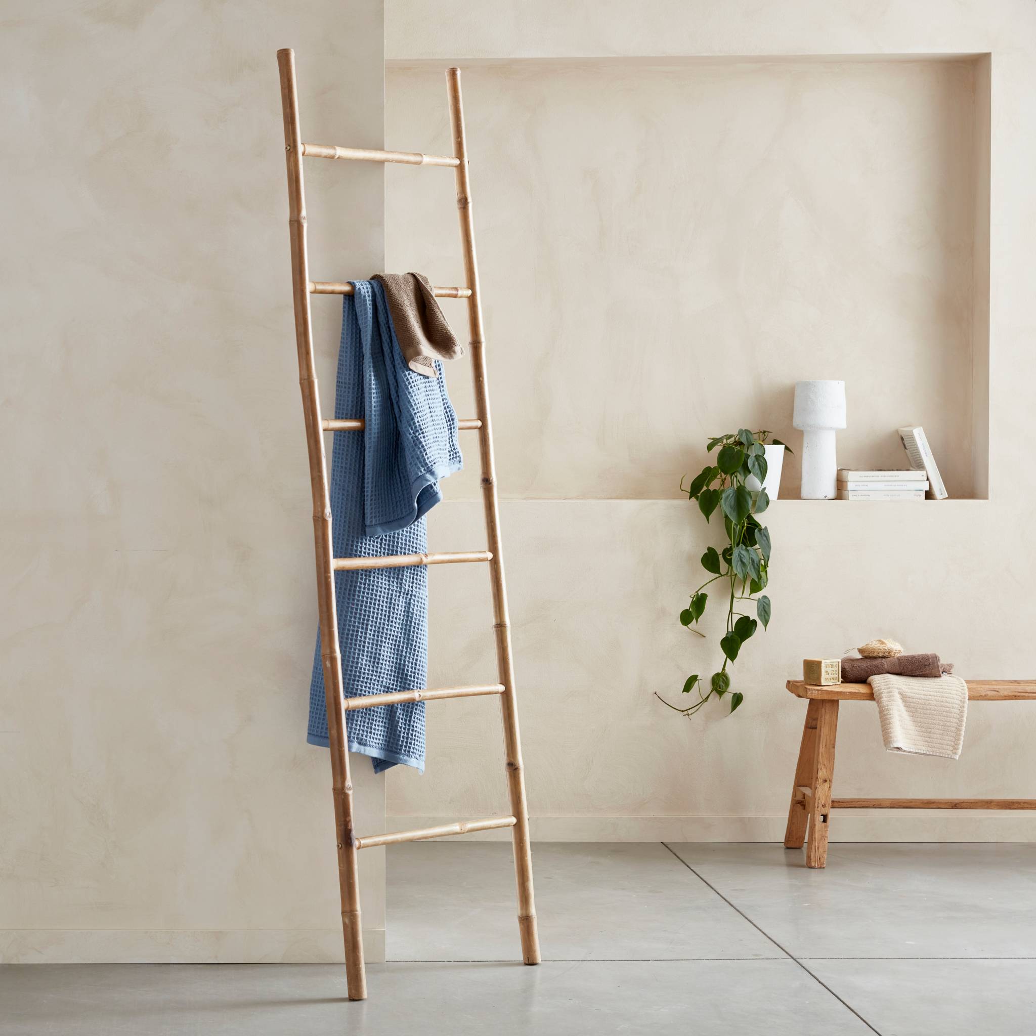 Scala decorativa in bambù con 6 montanti, marrone naturale