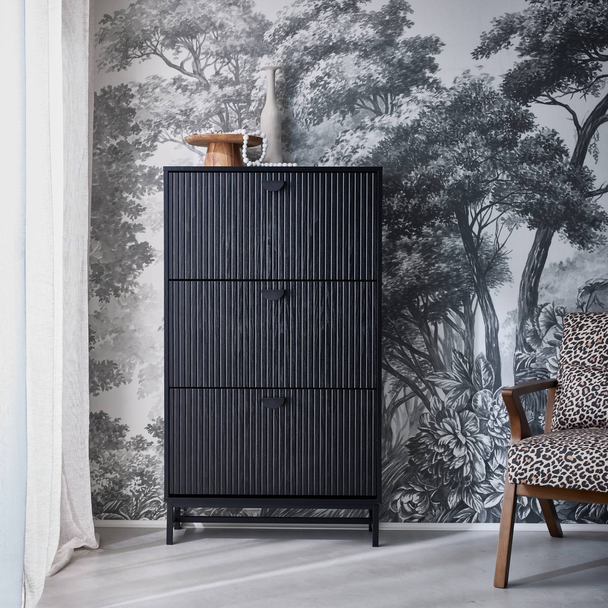 Scarpiera a 3 ante scanalate, nero