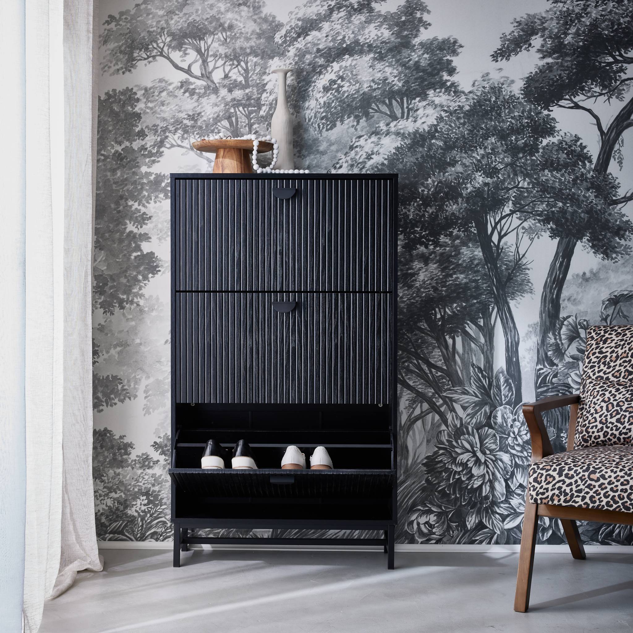 Scarpiera a 3 ante scanalate, nero