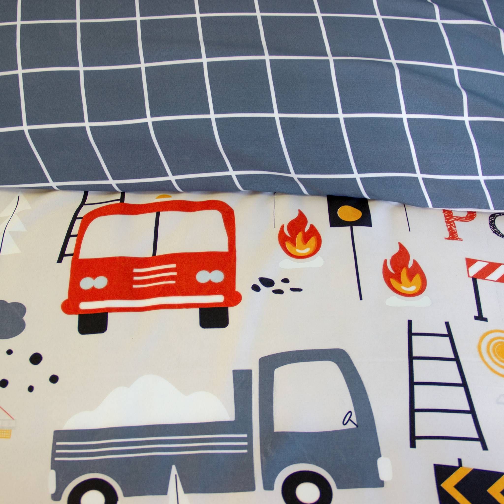 Parure da letto reversibile in microfibra stampato pompiere, 140cm,