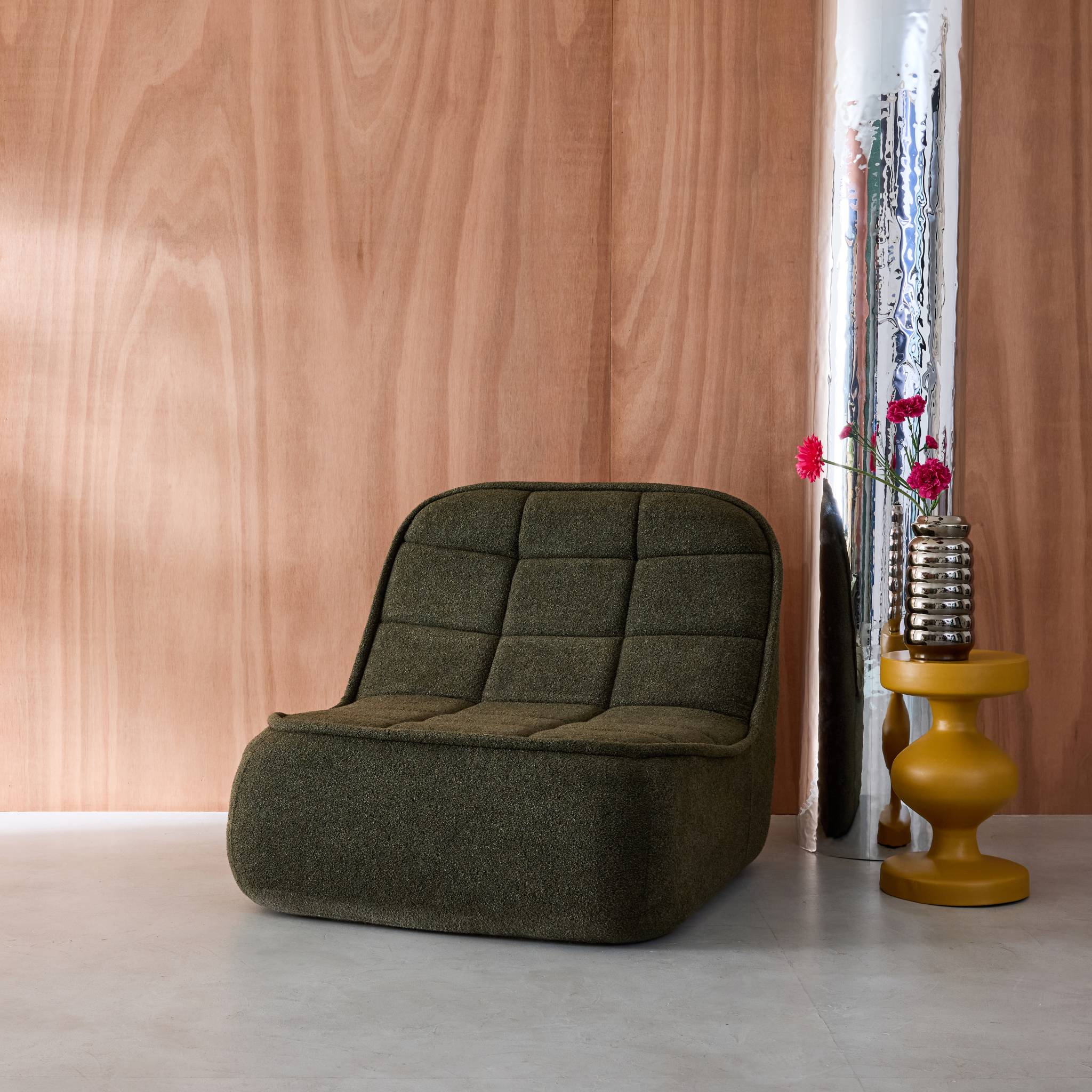 Poltrona senza braccioli bouclé testurizzata, verde kaki