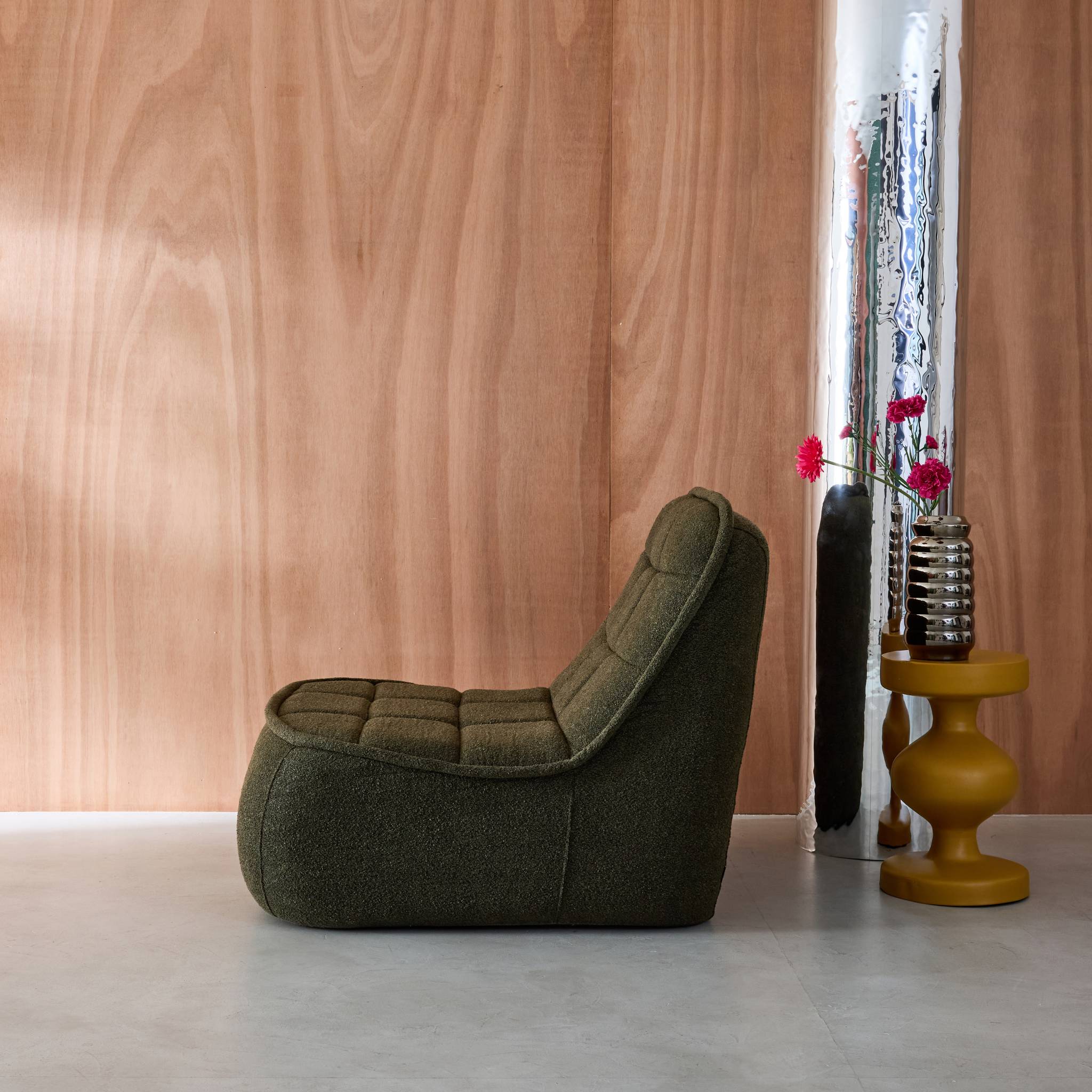 Poltrona senza braccioli bouclé testurizzata, verde kaki