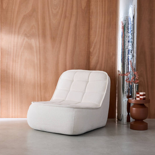 Poltrona senza braccioli bouclé testurizzata, bianco sporco