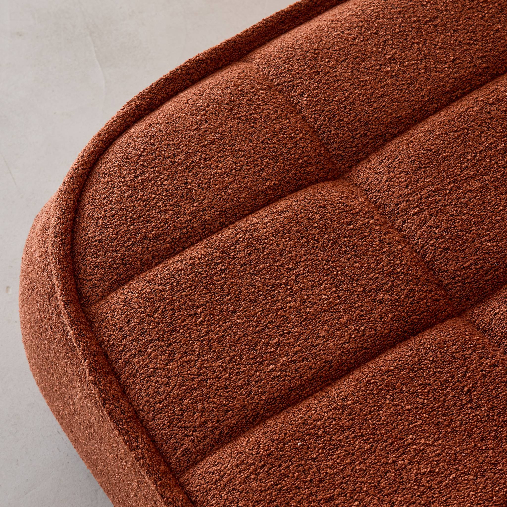 Pouf, poggiapiedi per poltrona boni bouclé texturizzata, terracotta