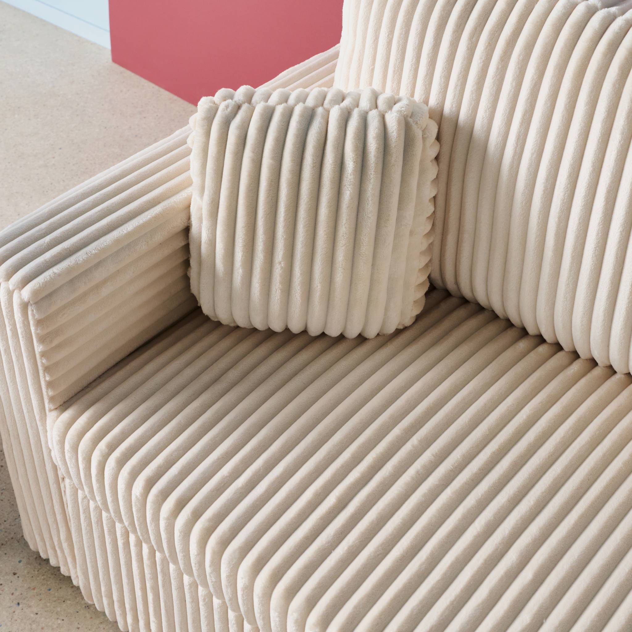 Divano letto reversibile effetto pelliccia a coste, 3 posti, crema