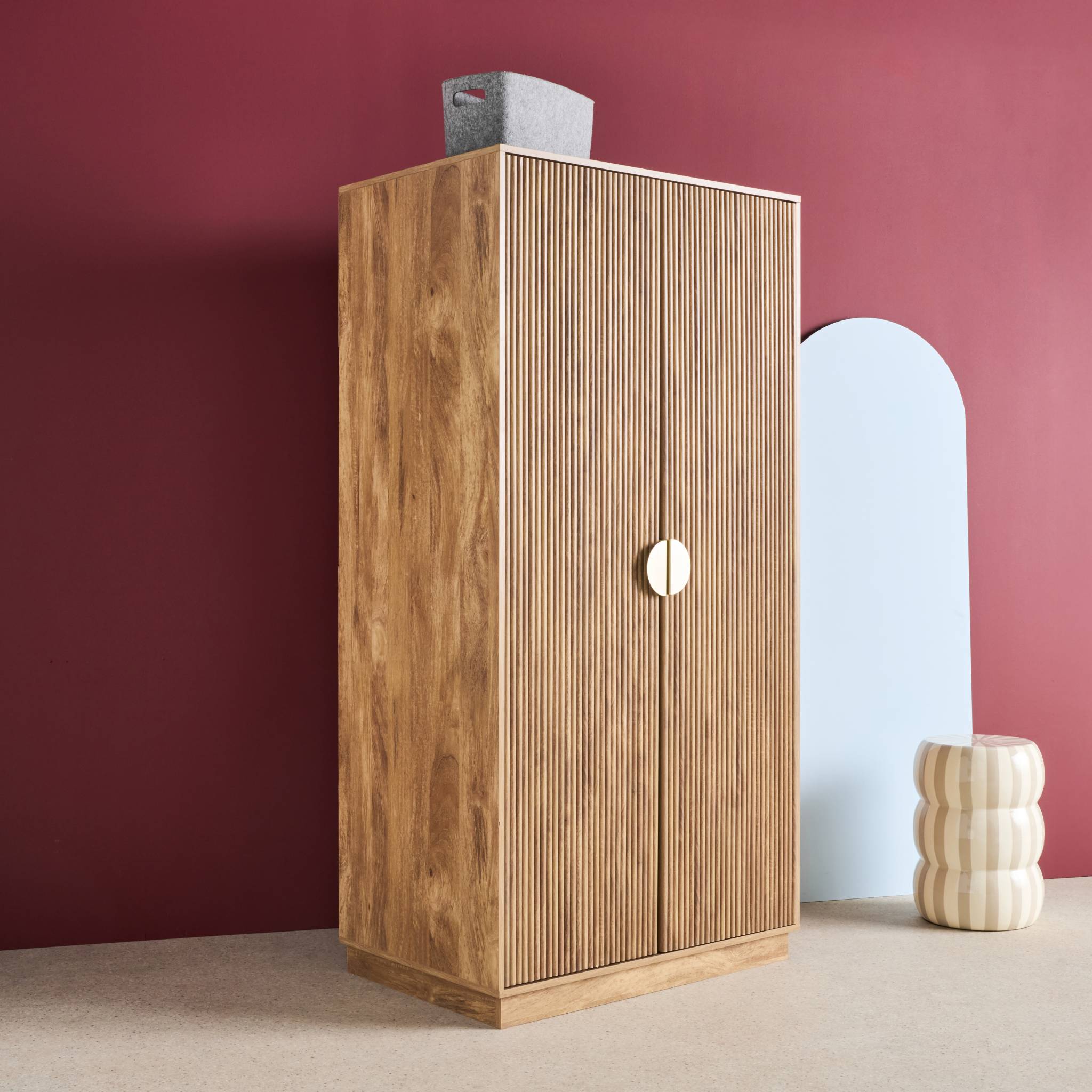 Armadio effetto legno di mango scanalato 2 ante