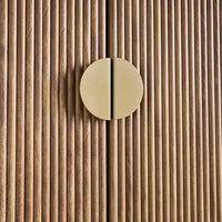 Armadio effetto legno di mango scanalato 2 ante