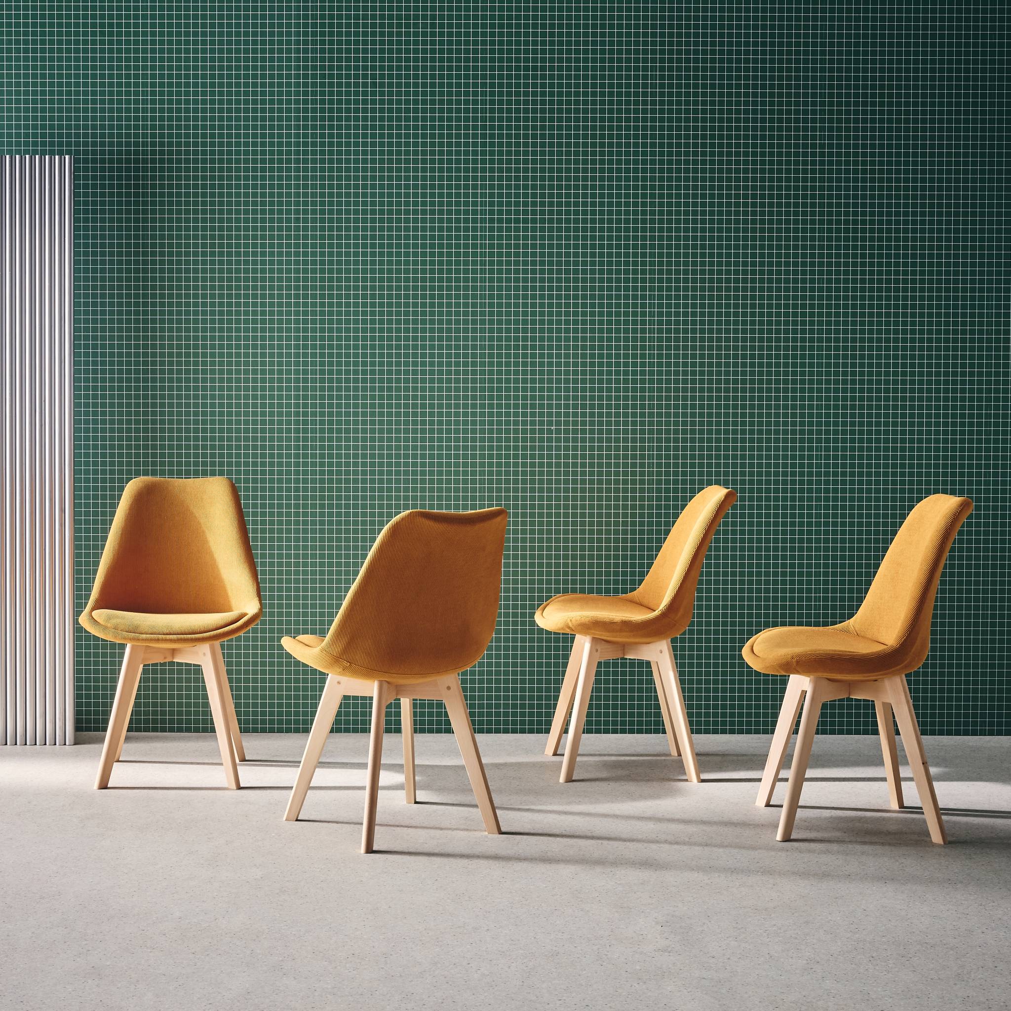 Set di 4 sedie scandinave in legno di faggio e velluto a coste , ocra