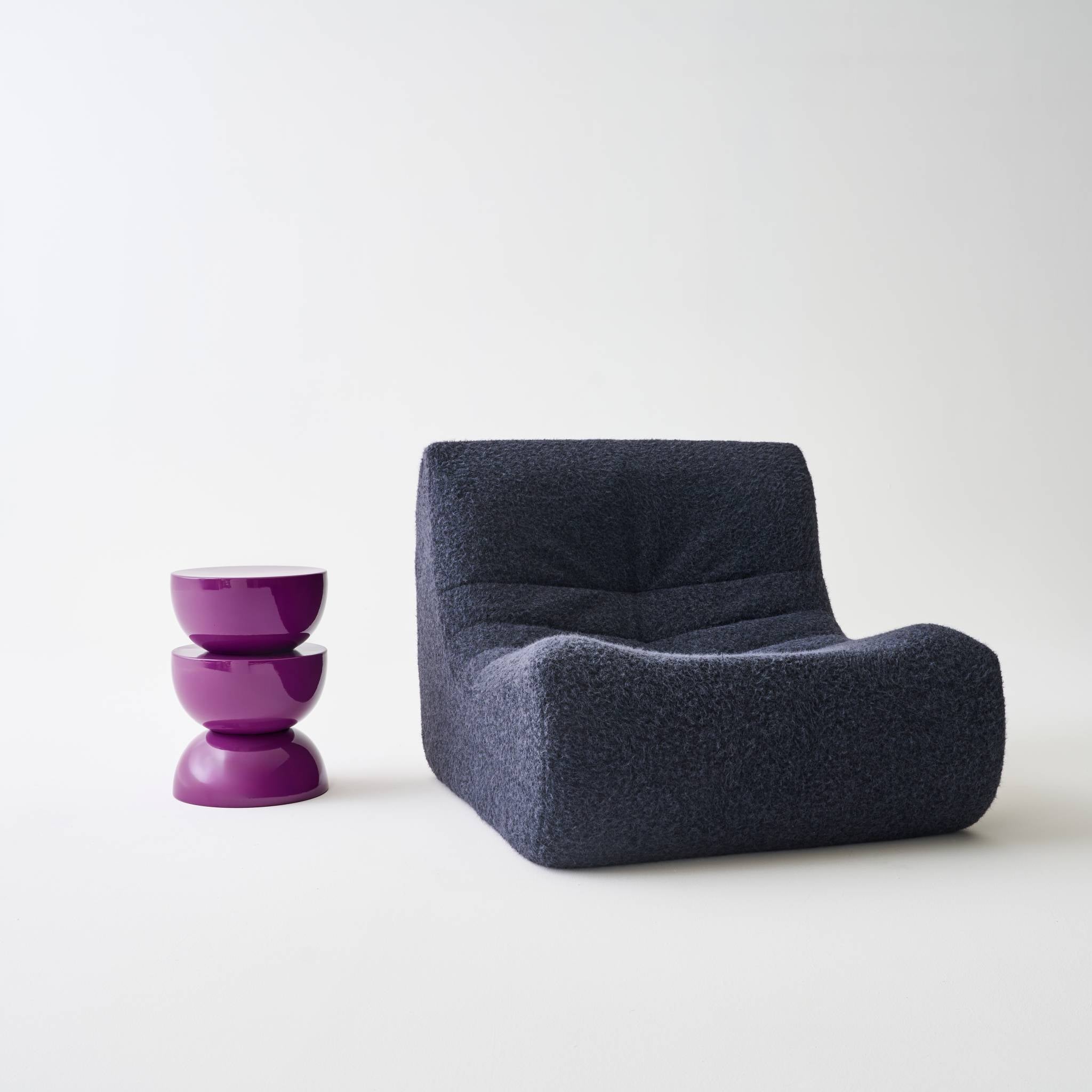 Tavolino in metallo effetto glassy, 46,5cm, viola