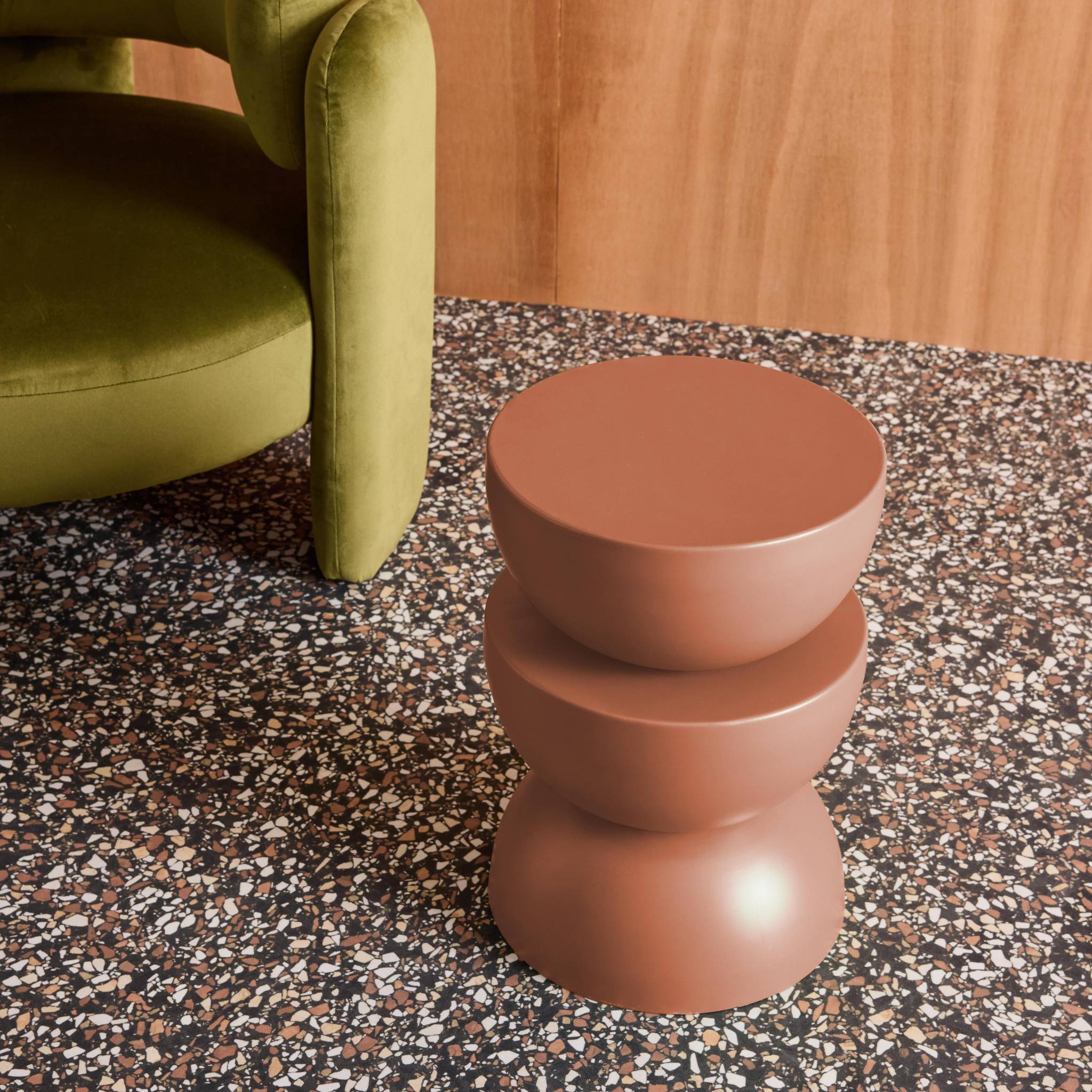 Tavolino  in metallo, terracotta