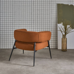 Poltrona tessuto schienale incurvato piedi metallo, terracotta