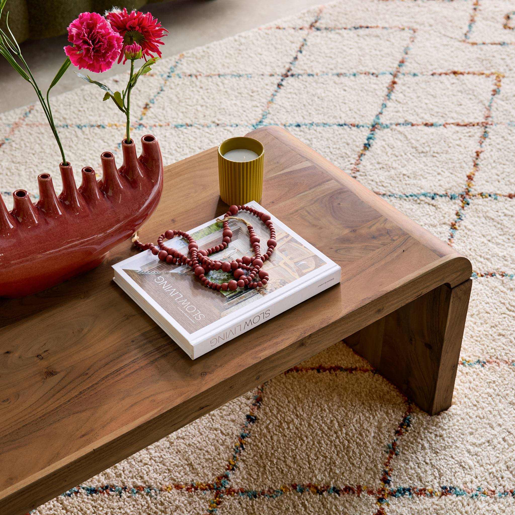 Tavolino rettangolare in legno massello di acacia, noce