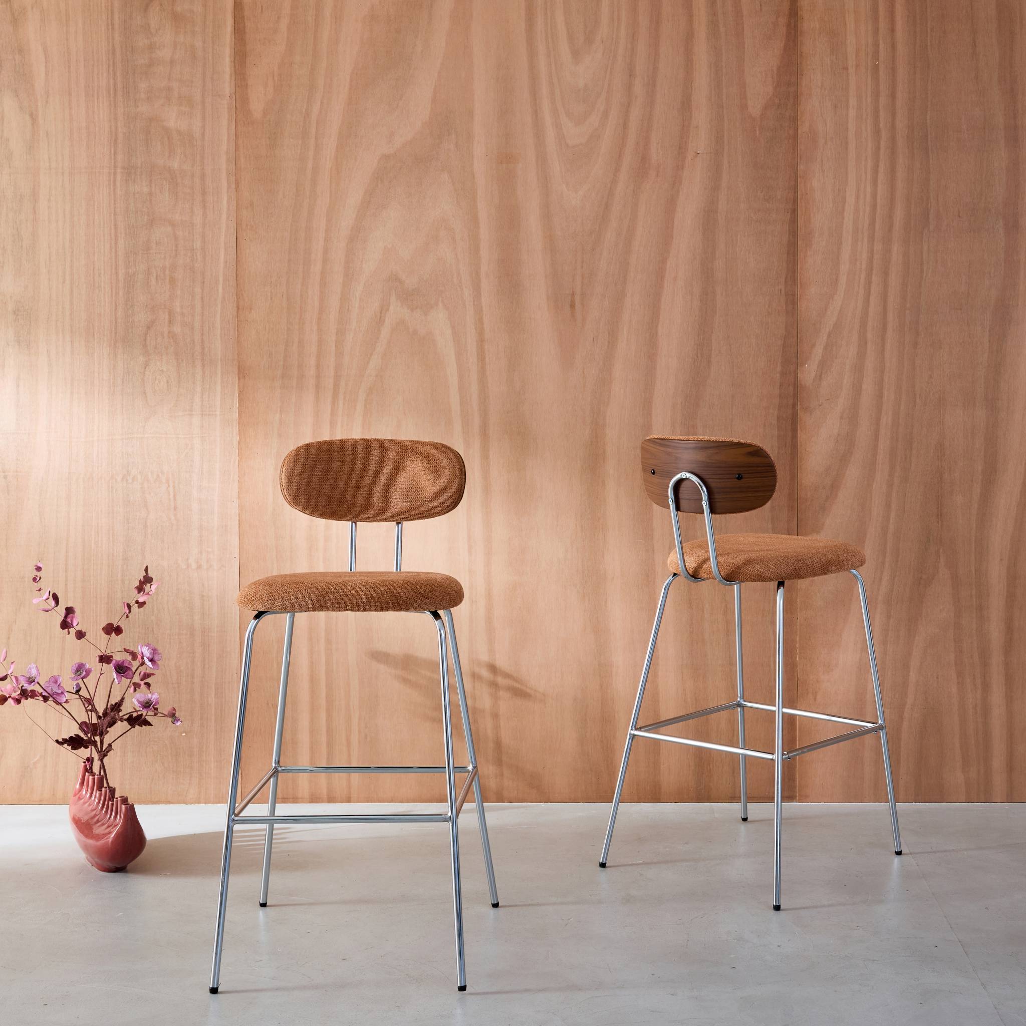 Set di 2 sgabelli da bar legno tinto noce e tessuto idrorepellente