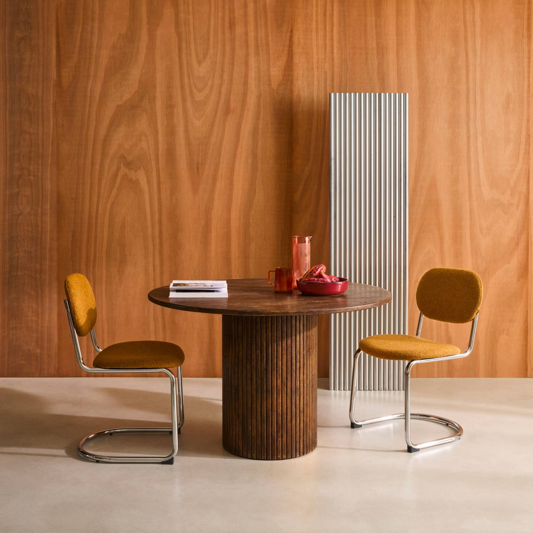 Tavolo da pranzo rotondo legno di hevea e impiallacciatura di quercia