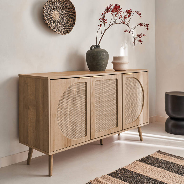 Credenza scandinava con decoro in legno e canna, 120cm, marrone