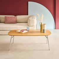 Tavolino rettangolare con gambe cromate e decorazioni in legno,