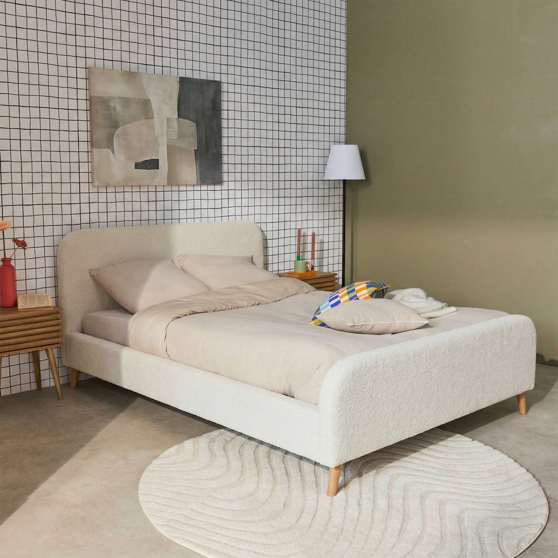 Letto con rete e testiera imbottita bouclé, 190cm, crema