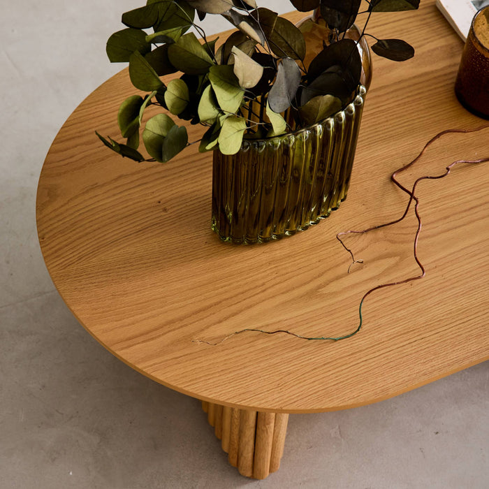 Tavolino ovale in legno di hevea placcato rovere, quercia