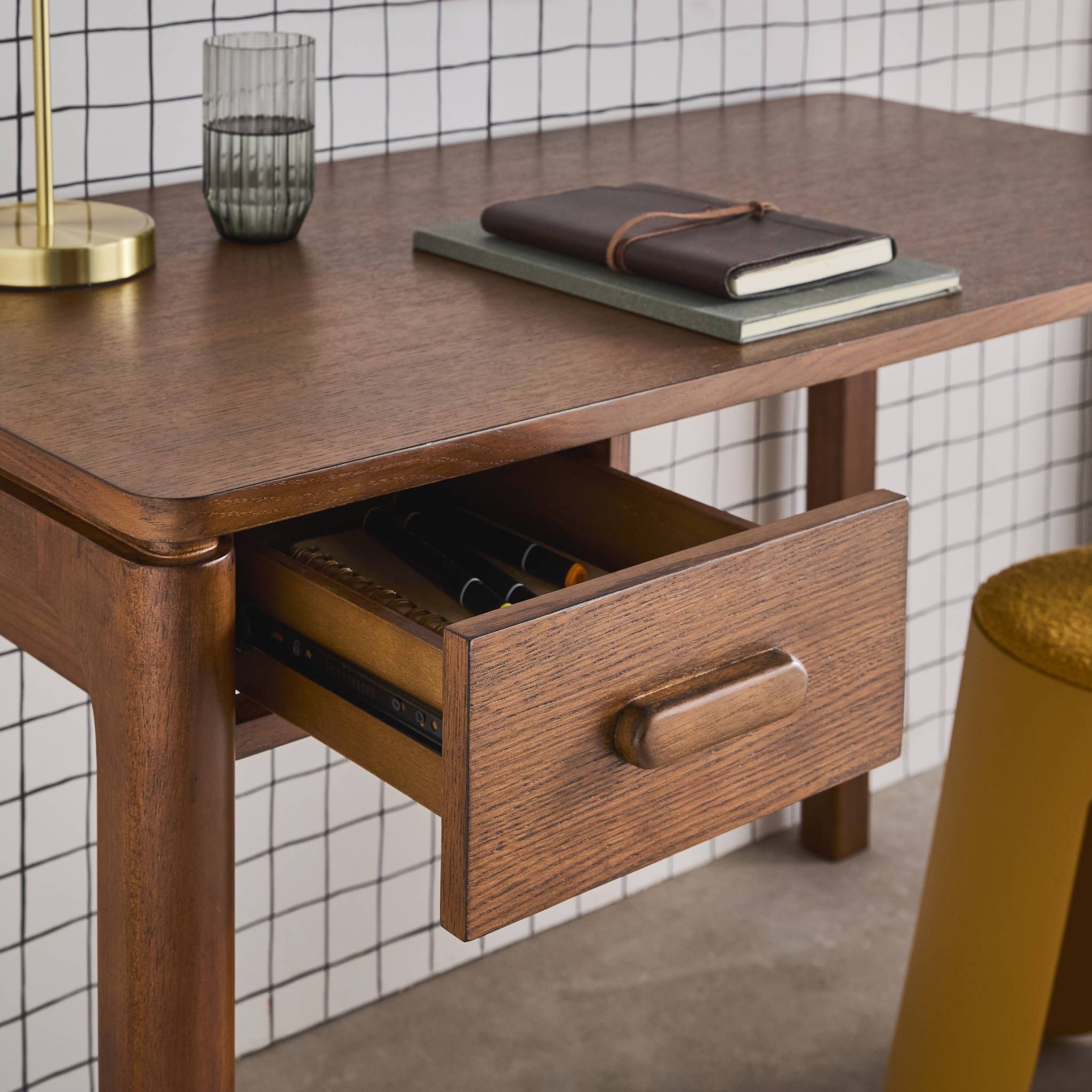 Scrivania in legno di caucciù impiallacciatura di quercia, 1 cassetto,