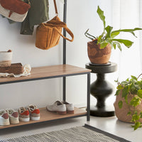 Tavolino, fine divano, comodino in metallo, nero