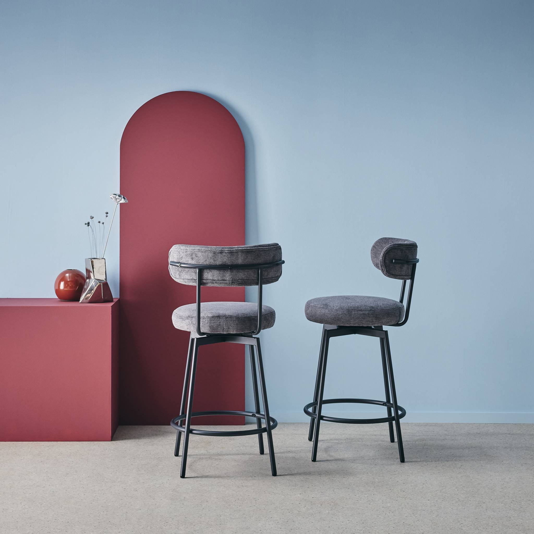 Set di 2 sgabelli da bar con seduta girevole in metallo e tessuto,