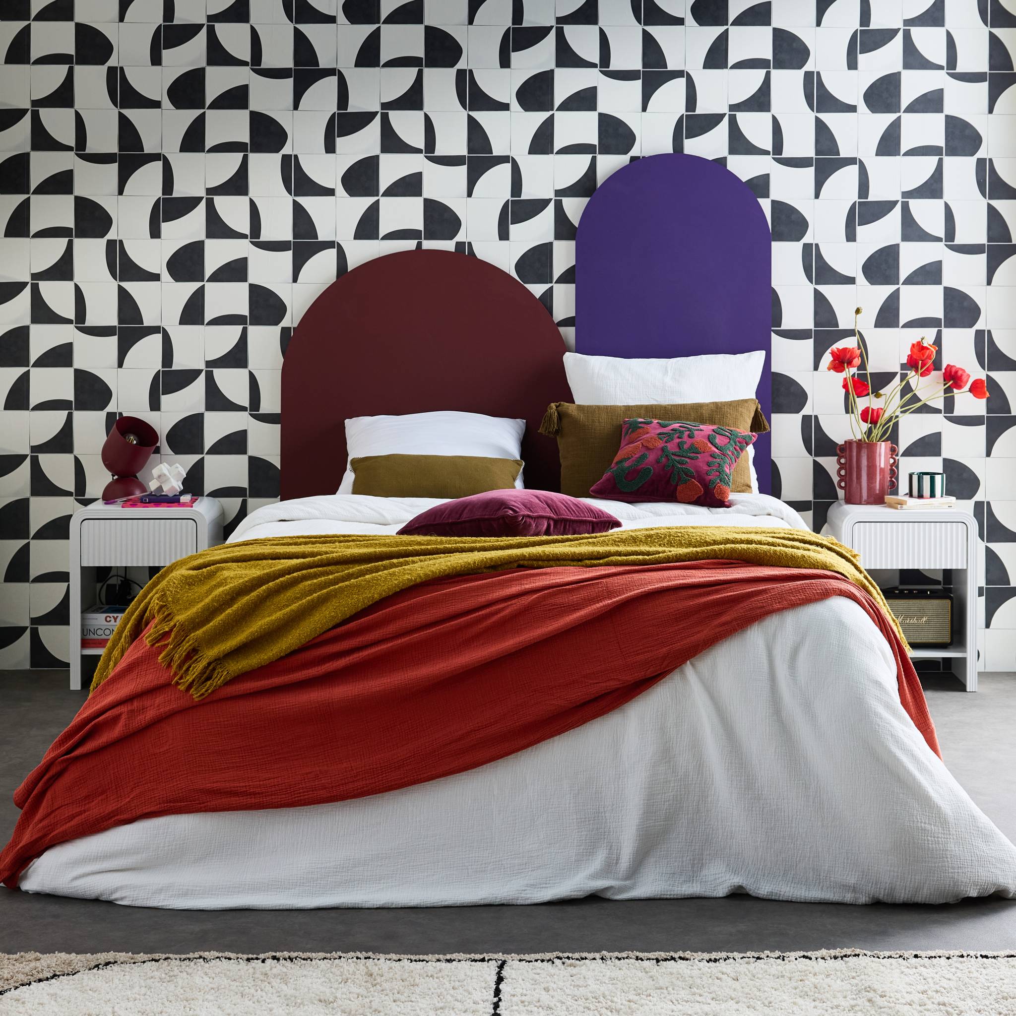 Set di 2 comodini effetto legno scanalato, 1 cassetto, 1 ripiano ,