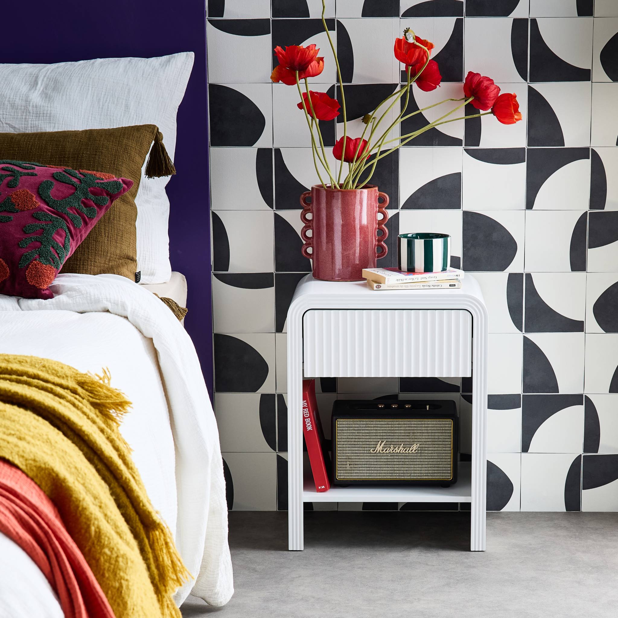 Set di 2 comodini effetto legno scanalato, 1 cassetto, 1 ripiano ,