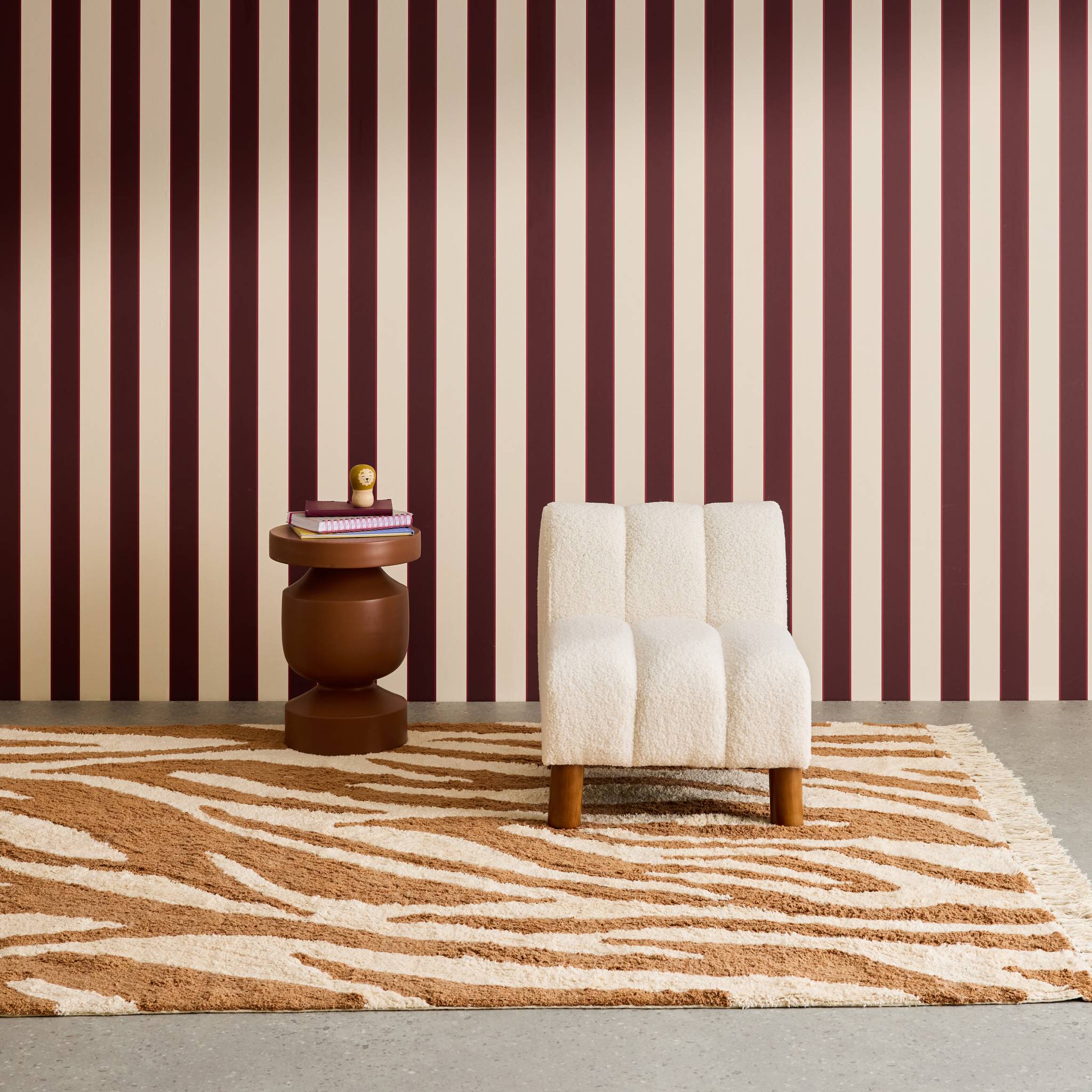 Poltrona bambino piedi arrotondati legno di hevea e bouclé, bianco