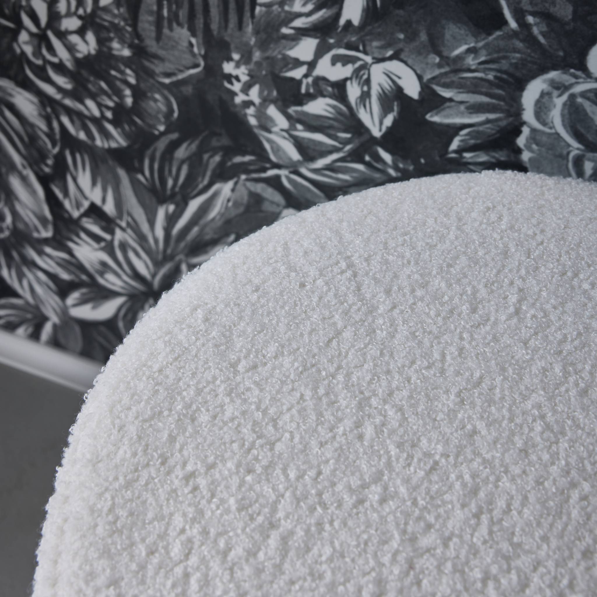 Sgabello scandinavo bouclé, bianco