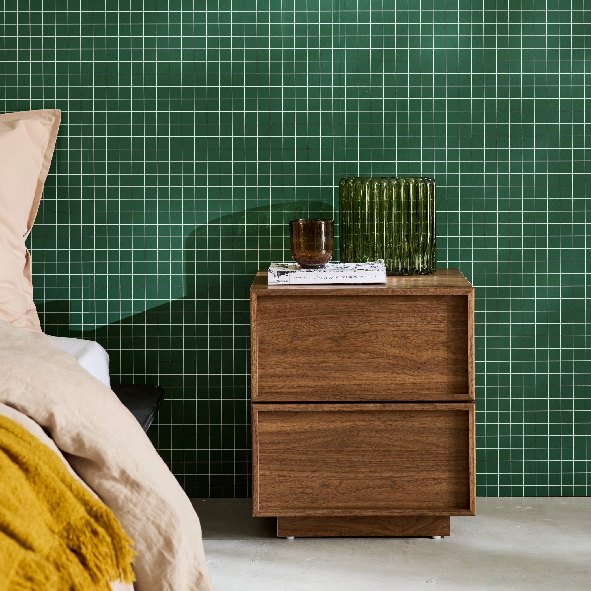 Comodino effetto legno 2 cassetti, noce