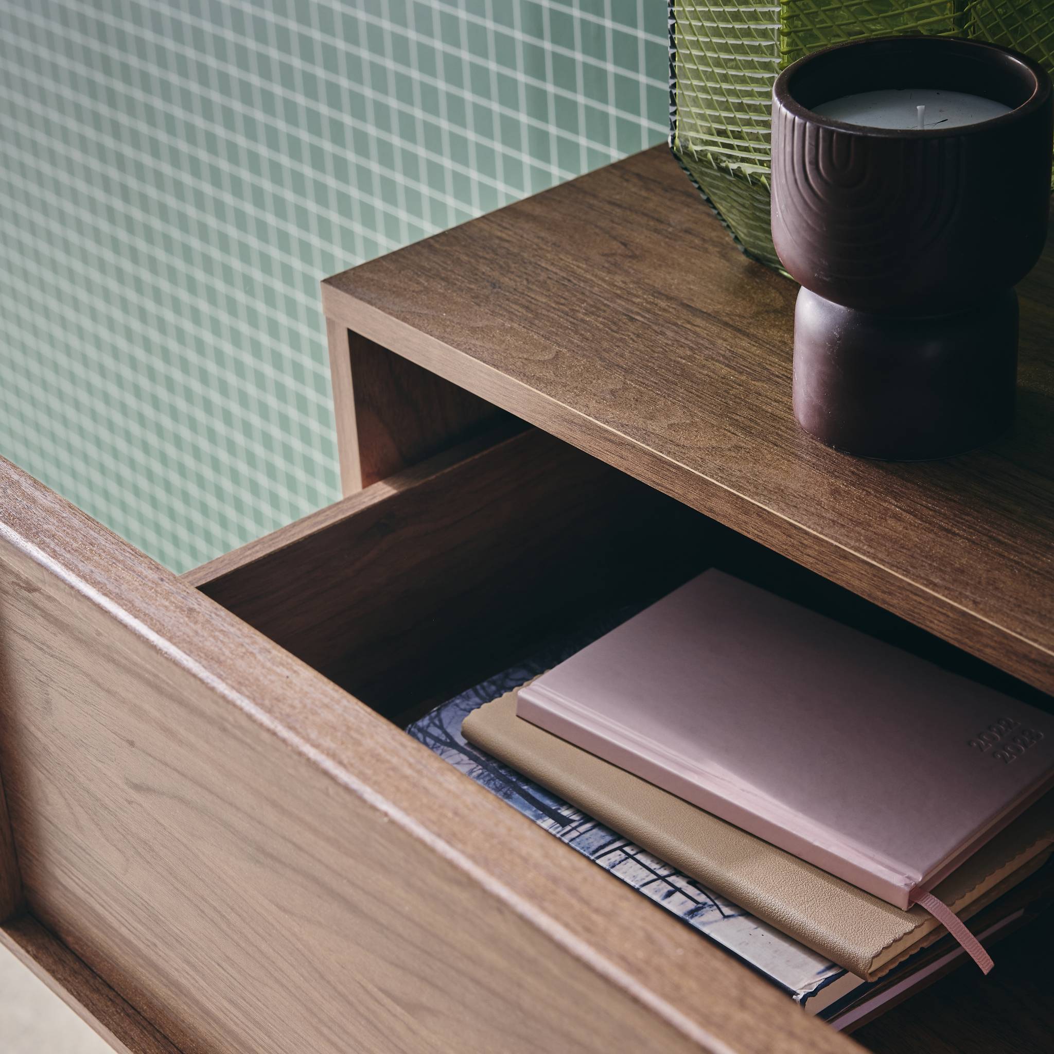 Cassettiera alta con 4 cassetti effetto legno, marrone