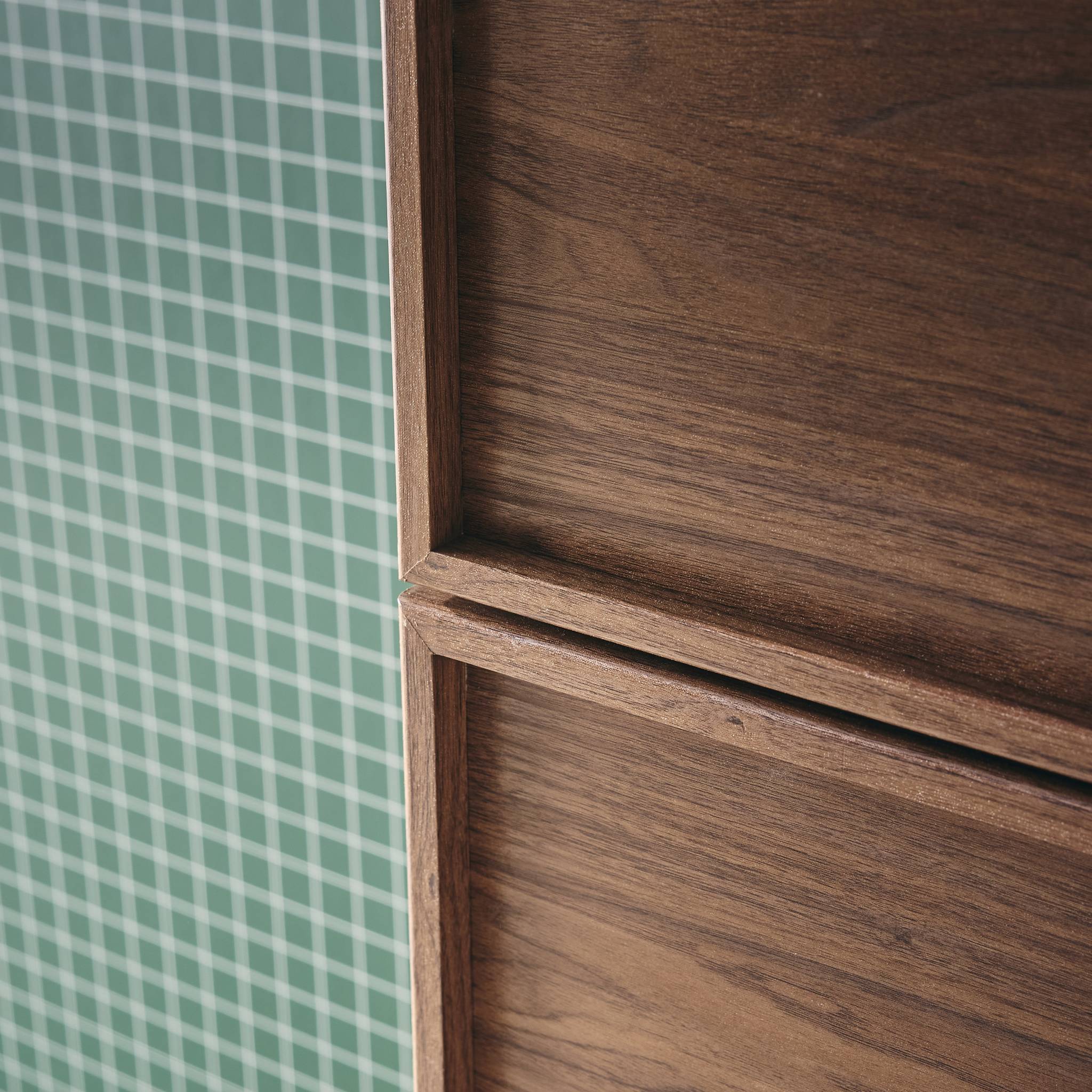 Cassettiera alta con 4 cassetti effetto legno, marrone