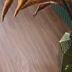 Scrivania effetto legno 2 cassetti 1 vano 120cm, noce