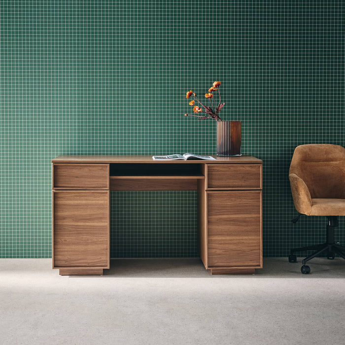 Scrivania effetto legno con 2 ante e 2 cassetti, 140cm, marrone