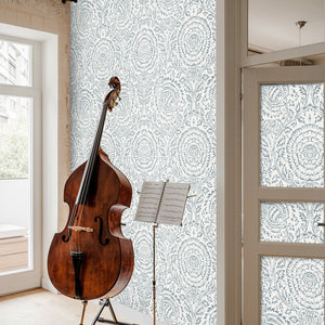 Carta da Parati Shabby Chic Bianca e Blu Damascata Floreale Carta Vegana 250x200cm 5,5mq 