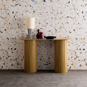 Consolle ovale scandinava con effetto legno scanalato, marrone