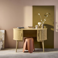 Scrivania ovale con effetto legno scanalato e due vani portaoggetti,