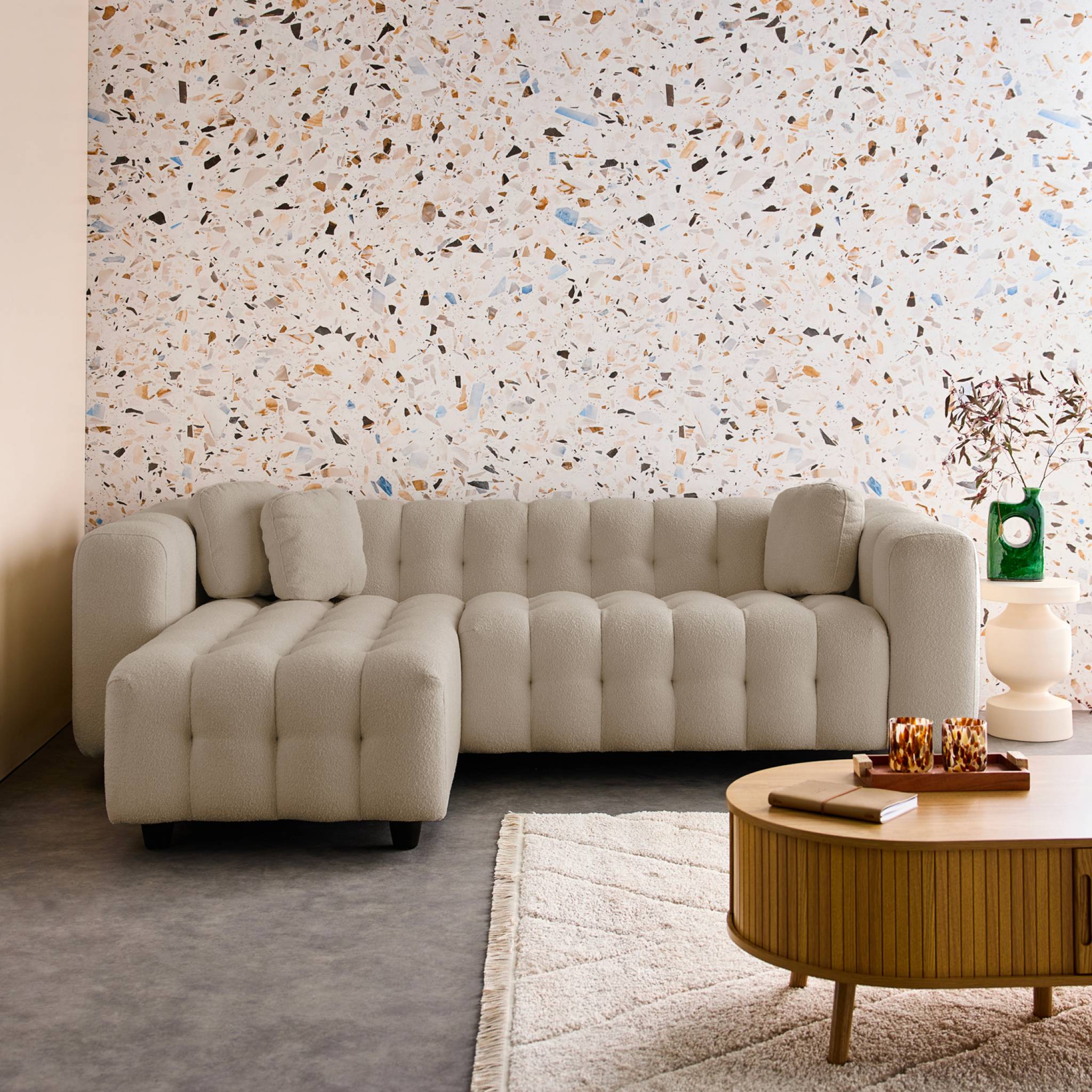 Divano angolare reversibile, in tessuto bouclé testurizzato, beige