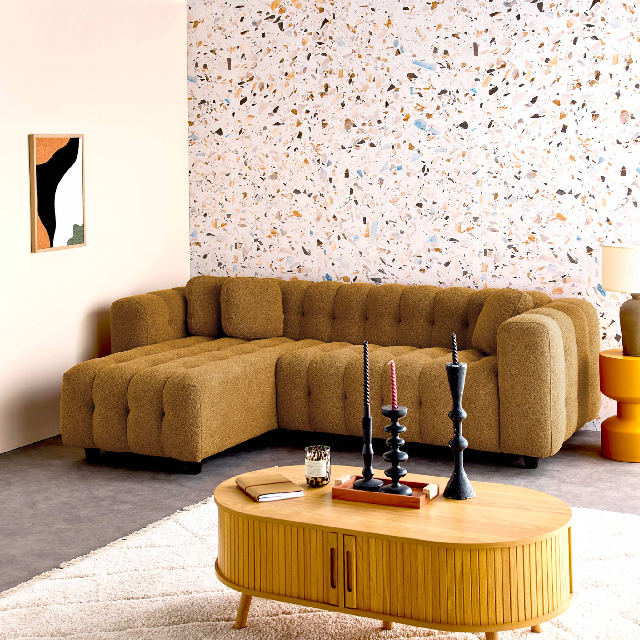 Divano angolare reversibile, in tessuto bouclé testurizzato, mostarda