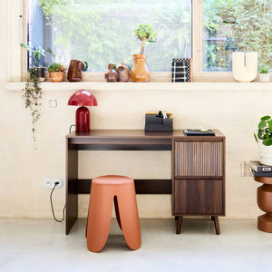 Scrivania scandinava decorazione in legno, 2 cassetti, marrone